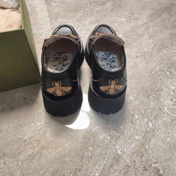 Gucci Black Leather Loafers with Gold Hardware - Picture 2 of 4